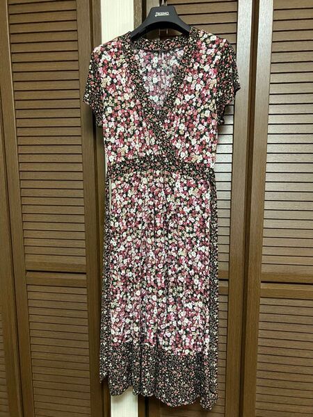 美品LAURA ASHLEY ローラアシュレイ ロングワンピース ピンク系花柄