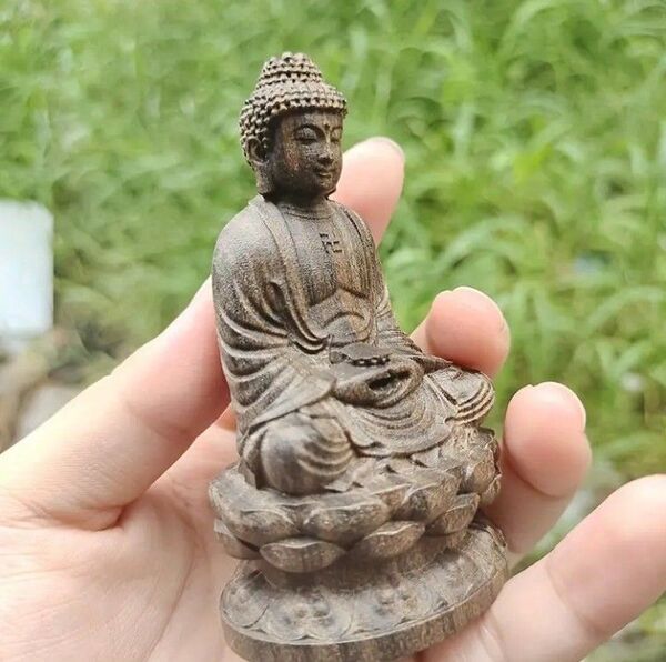 阿弥陀如来 木彫り仏像 細工精彫 開運 お守り 座像 仏教美術 オブジェ 縁起物