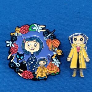コラライン ボタンの魔女 ピンバッジ2個セット