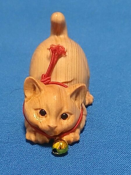 木彫り猫フィギュア 縁起物 置物 美術品 工芸品 オブジェ