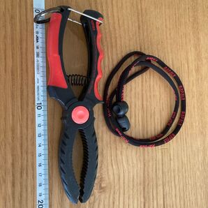 【使用品】RAPALA 長さ20㎝ フィッシュグリップ、ランヤード付き(落下防止紐)