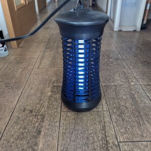 最新式 電撃殺虫器 6W補虫蛍光管 UV光源誘引式
