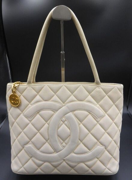 シャネル CHANEL 復刻版トートバッグ ベージュ キャビアスキン シール有