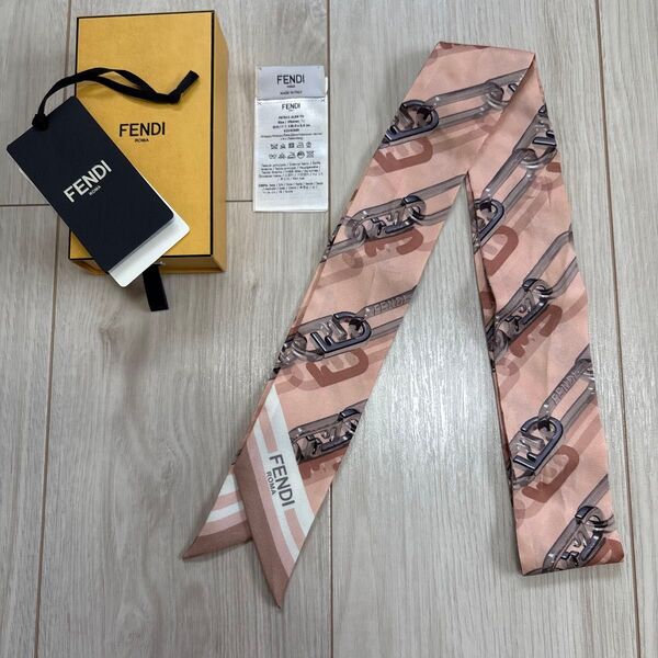 FENDI フェンディ ツイリー スカーフ リボンスカーフ ラッピー ピンク チェーン柄