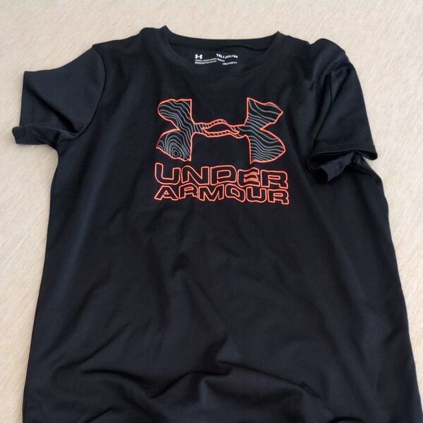 UNDER ARMOUR 半袖Tシャツ 黒 YXL