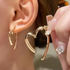 耳元ゆらゆら 可愛くゆれる ハート フープ アクセサリー 新品 ゴールド 大ぶり デート パーティー