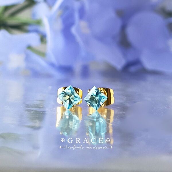 blue fairy*AAA宝石質スイスブルートパーズのプリンセスカット4mmスクエアピアス 14kgf 天然石ブルー