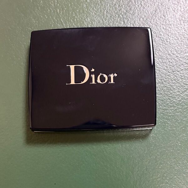 DIOR ディオール サンククルールクチュール 879 ルージュトラファルガー アイシャドウ