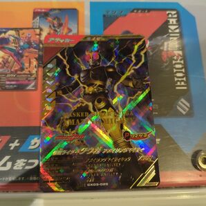 仮面ライダーガンバレジェンズ 仮面ライダークウガ アメイジングマイティ CX03-025 LR