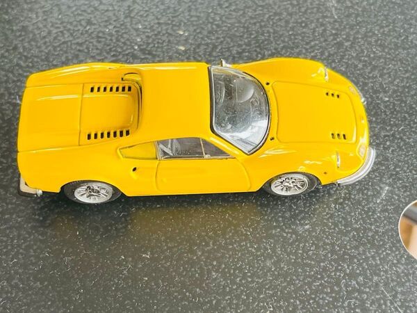 1/43 フェラーリ ディノ 246GT イエロー ・イタリア製・ダイキャスト