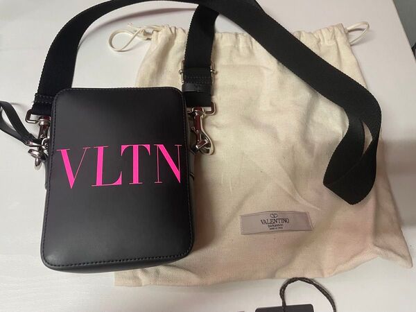VALENTINO ヴァレンティノ ガラヴァーニ VLTNロゴ ショルダーバッグ