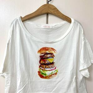 短め ハンバーガー柄Tシャツ ホワイト 重ね着