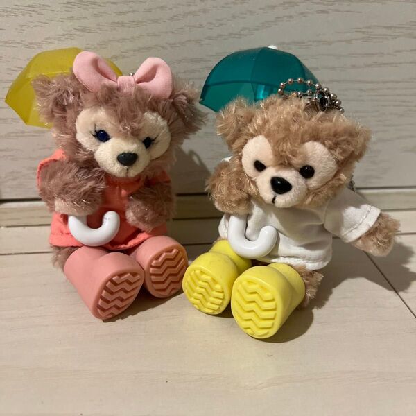 東京ディズニーシー ダッフィーアンドフレンズ ダッフィー シェリーメイ ストラップ ビューティフルレイニーデイズ 2体セット