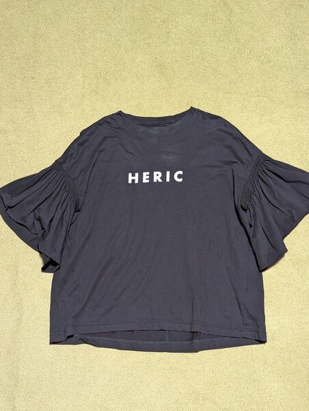 CLOCHE 黒フリル袖 ロゴ Tシャツ カットソー 半袖Tシャツ プリント