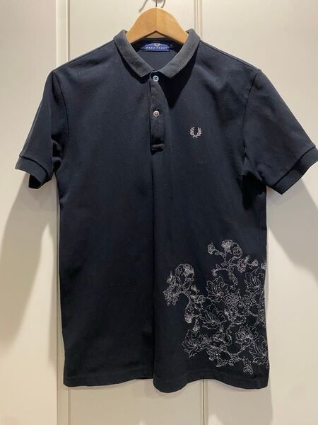 FRED PERRY フレッドペリー ポロシャツ Lサイズ ブラック メンズ ポロシャツ 花柄 刺繍 メンズポロシャツ 日本製