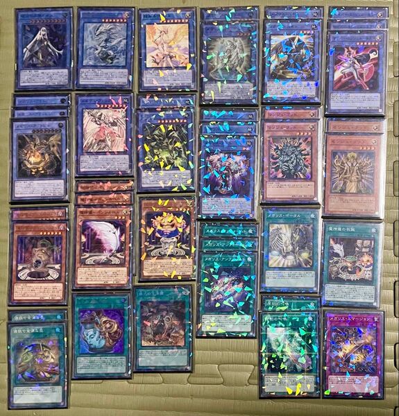 遊戯王 メガリス 構築済みデッキ メイン40枚 三重スリーブ付き 破滅の美神ルイン 古聖戴サウラヴィス 輝神鳥ヴェーヌ 魔神儀