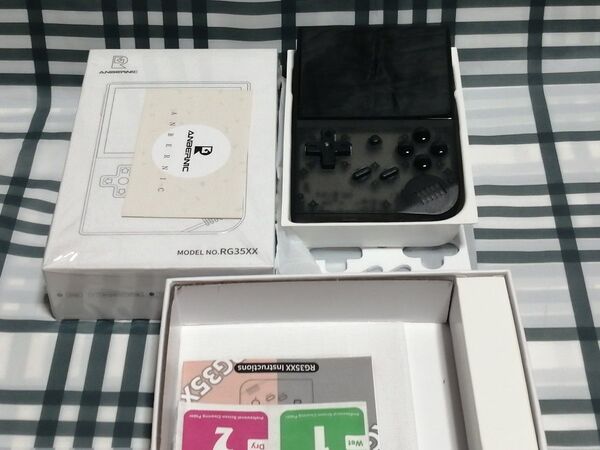 Anbernic RG35XX 2024 クリアブラック