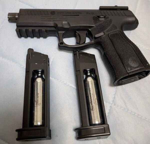 Carbon8 STEYR L9A2 co2ガスブローバック スペアマガジン付き