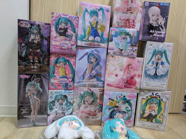 【新品・未開封品】初音ミク フィギュアぬいぐるみ まとめ売り17点セット
