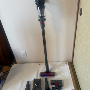 中古品 dyson SV21 動作確認・簡易清掃済み コードレスクリーナー ダイソン