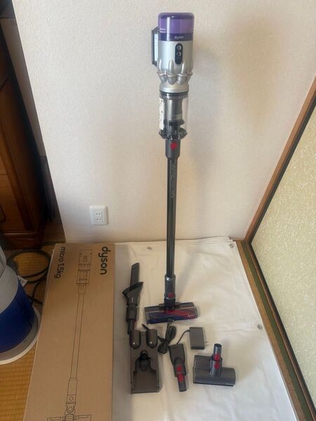 中古品 dyson SV21 動作確認・簡易清掃済み コードレスクリーナー ダイソン(綺麗に除菌清掃しました。)