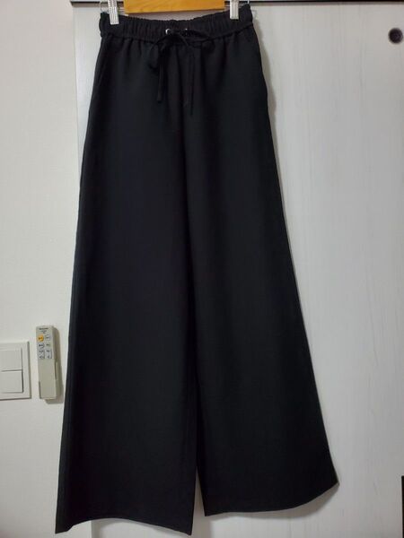 【Sサイズ】レディース 黒 ワイドパンツ ウエストゴム GU