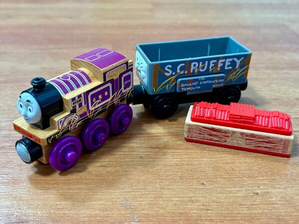 飛び出す ダイナマイトライアン スクラフィー 木製トーマス きかんしゃトーマス おもちゃ 知育玩具