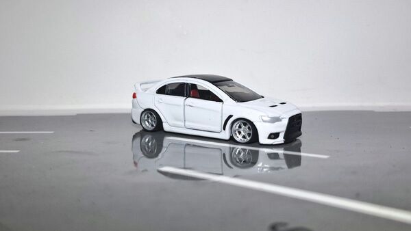 トミカ三菱ランサーエボリューションX カスタム車 美品!