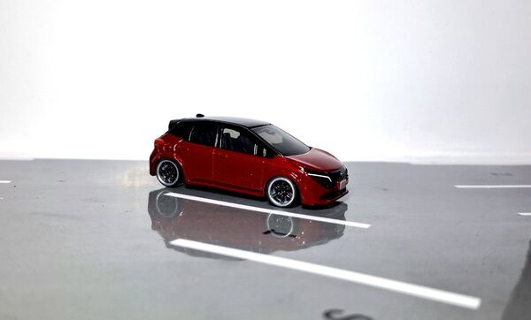トミカ日産ノートオーラ(初回特別仕様) カスタム車 美品!