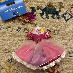 東京ディズニーリゾート ラプンツェルドレスキーチェーン 新品未使用