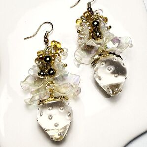 クリアいちごピアス