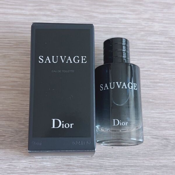 Dior ディオール SAUVAGE ソヴァージュ オードゥトワレ 10ml 香水