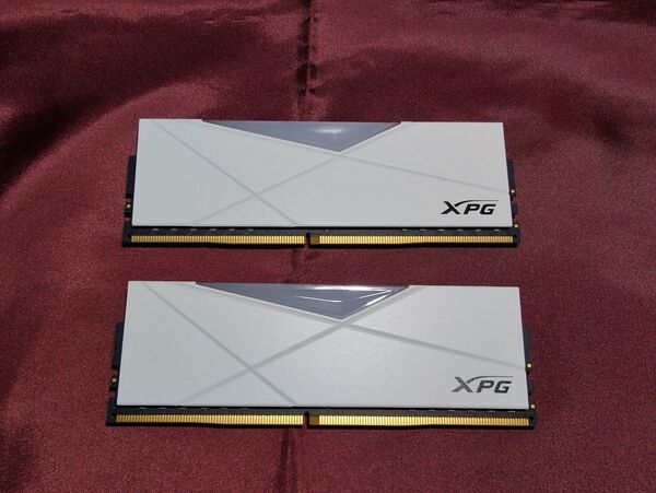 XPG DDR4 RGBメモリ ホワイト 8GB×2枚 PC4-25600(3200MHz)