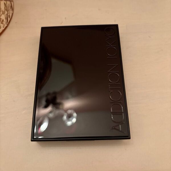 ADDICTION ザ アイシャドウ パレット Autumn Runway 004 サンプルおまけ付き
