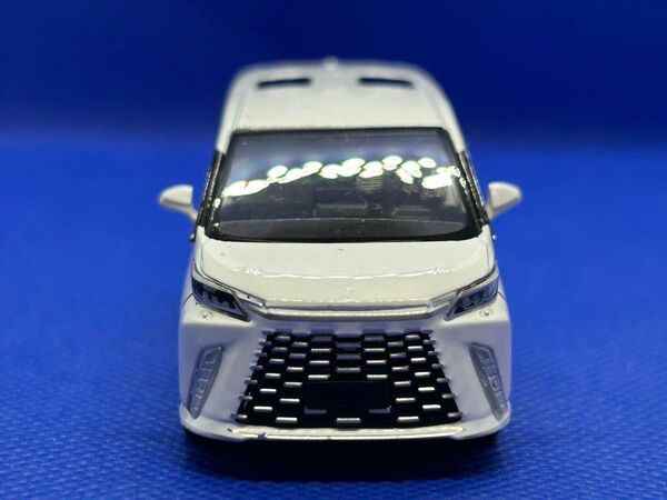 1/64レクサスLM500h ホワイト ミニカー 左ハンドル LEXUS 《トミカサイズ》説明文、最後まで読んでください!