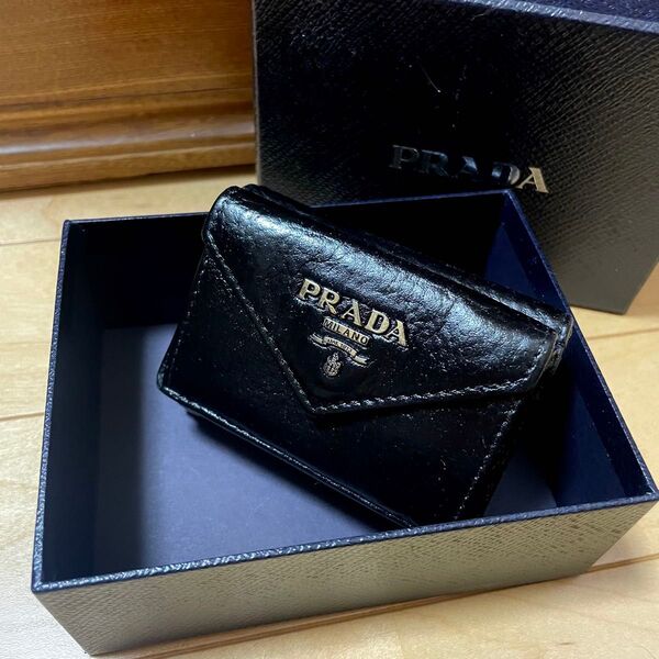 プラダ 三つ折り財布 PRADA
