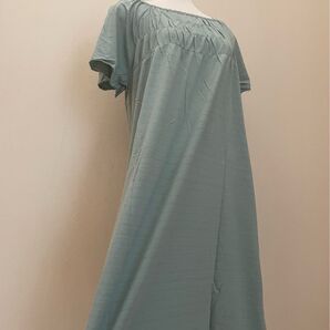 【新品】婦人服 シャーリングワンピース エメラルドグリーン