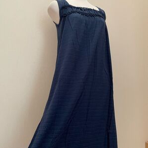 【新品】婦人服 シャーリングワンピース ノースリーブ 水玉模様