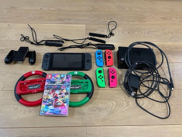Nintendo switch本体、マリオカート8DX、専用コントローラー2台、【ジャンク】Joy-Con2セット