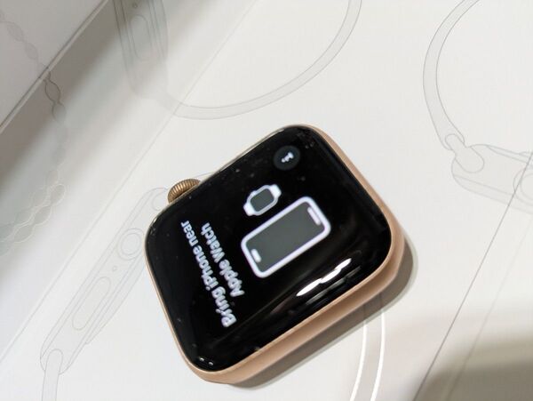 Apple Watch SE GPSモデル 40mm