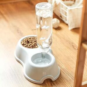 【新品】ペット フードボウル エサ容器 給水 ペットボトル 給水容器 猫 犬 給餌器・給水器1