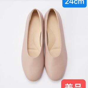 ユニクロ コンフィールタッチラウンドシューズ Uカット 24cm フラットパンプス