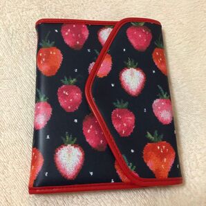 LOVERARY BY FEILER ラブラリー バイ フェイラー多機能ケース STRAWBERRY DOTS マルチケース
