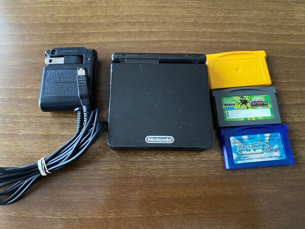 ゲームボーイアドバンスSP ブラック ACアダプター付き ソフト3本付き