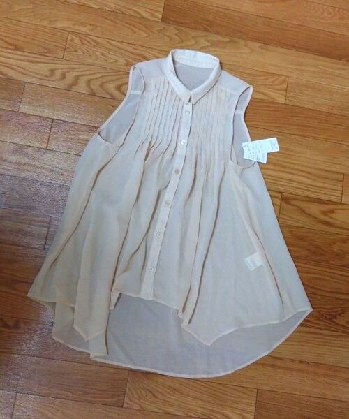 未使用新品 ノースリーブシャツ ブラウス フレアシャツ ベージュ プリーツシャツ シースルー アシンメトリー
