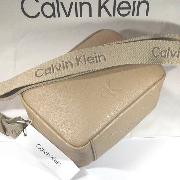 タグ付き正規店購入品 Calvin Klein カルバンクライン ショルダーバッグ カメラバッグベージュ #91