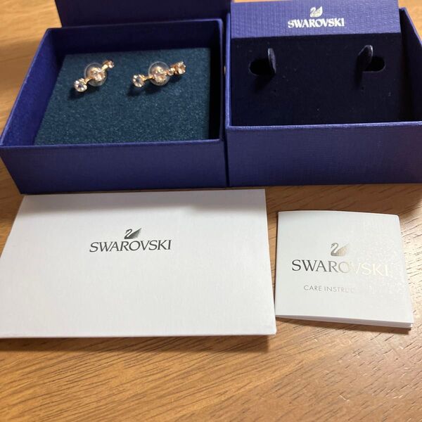 SWAROVSKI ピアス