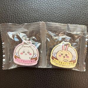 【2点セット】ちいかわマグネット くら寿司 びっくらポン (ちいかわ、うさぎ)