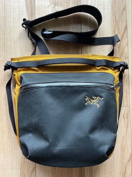 ARC'TERYX Arro 8 ショルダーバッグ