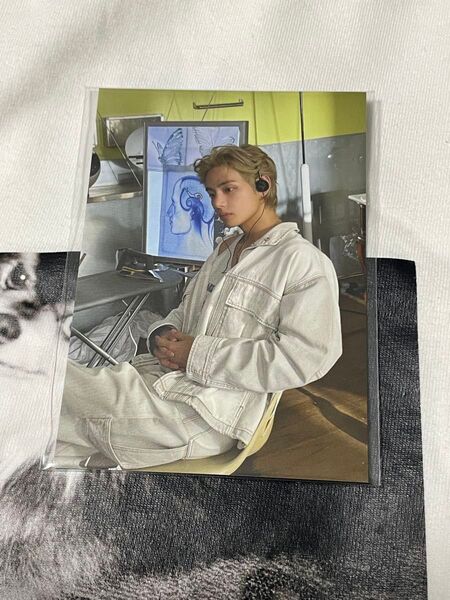 BTS V テテ Layover ヨンタンTシャツの【トレカのみ】